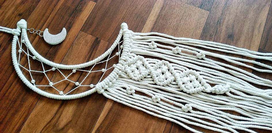 Boho deorace na zeď macrame měsíc